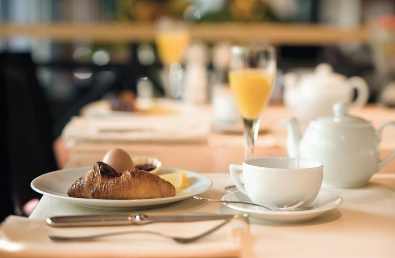 Moevenpick Hotel City Star Djeddah Extérieur photo A continental breakfast