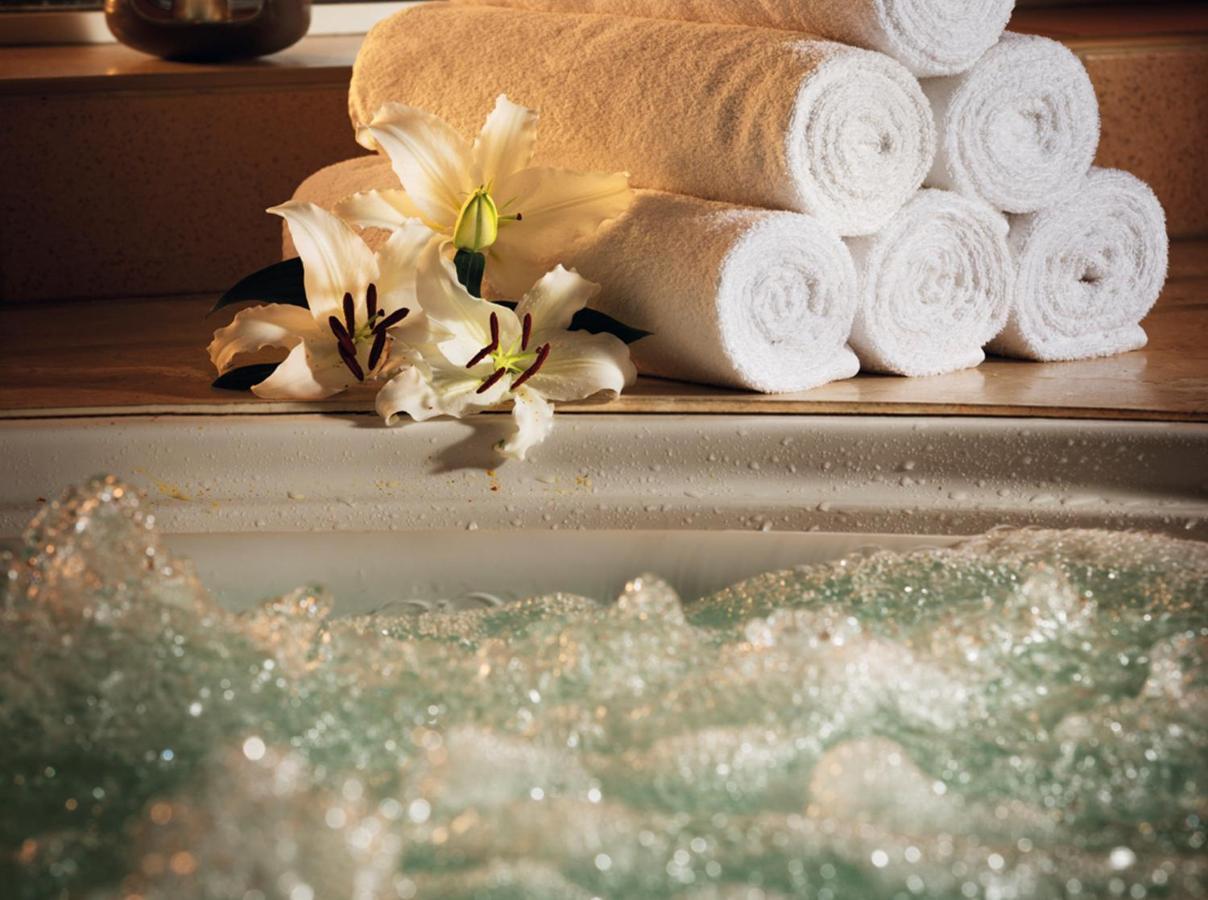 Moevenpick Hotel City Star Djeddah Extérieur photo A whirlpool bath