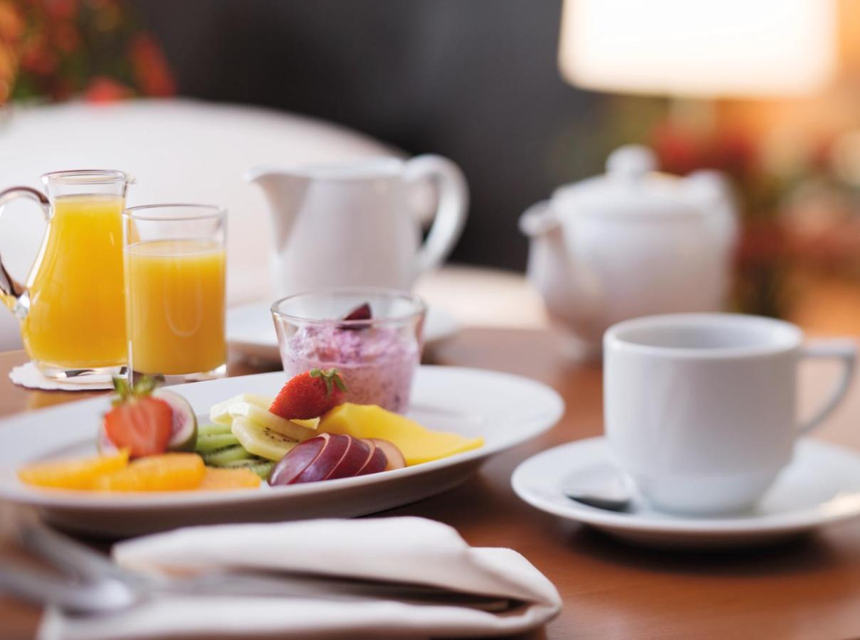Moevenpick Hotel City Star Djeddah Extérieur photo A breakfast table