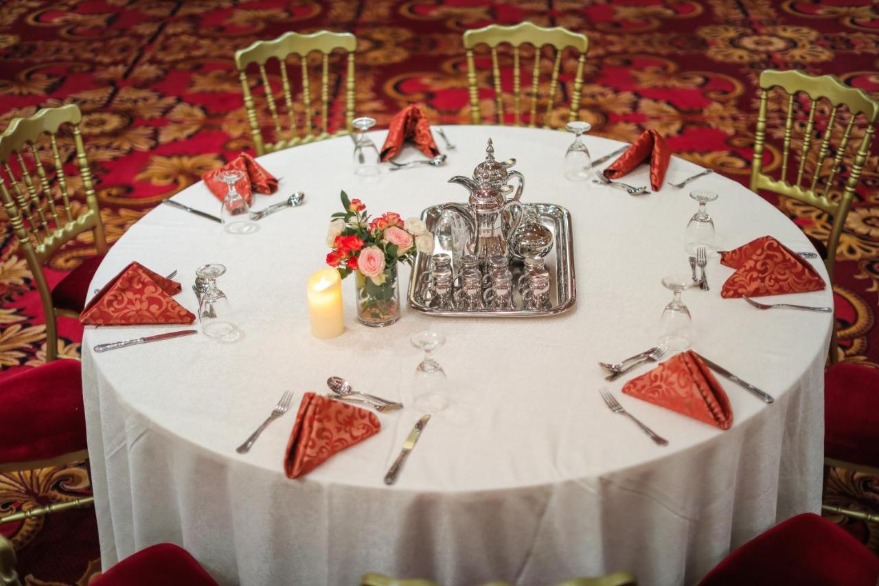Moevenpick Hotel City Star Djeddah Extérieur photo A table set for afternoon tea