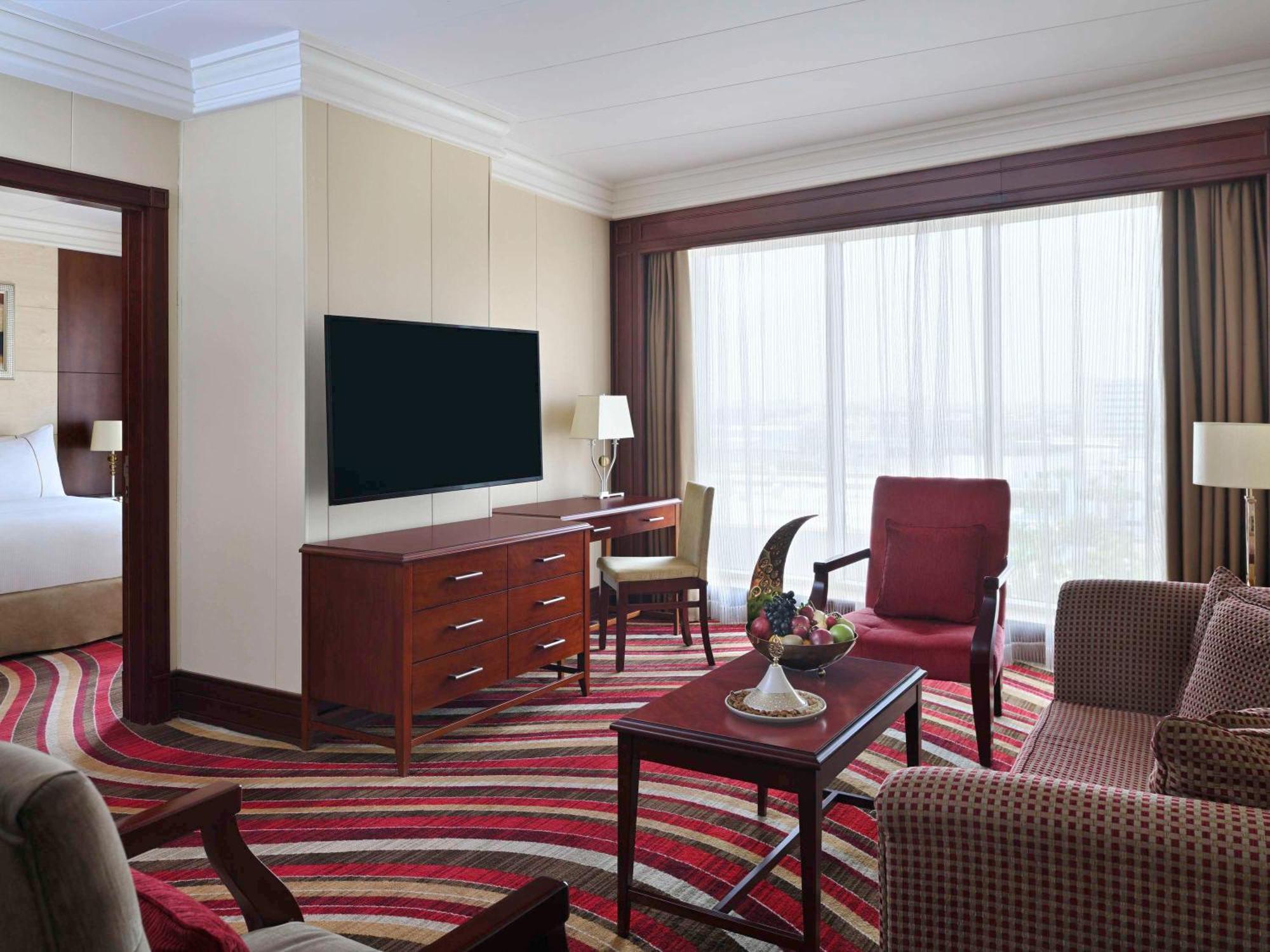 Moevenpick Hotel City Star Djeddah Extérieur photo A suite at the hotel